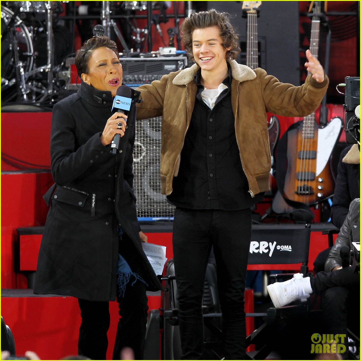 one direction perform hit songs on good morning america 083000670