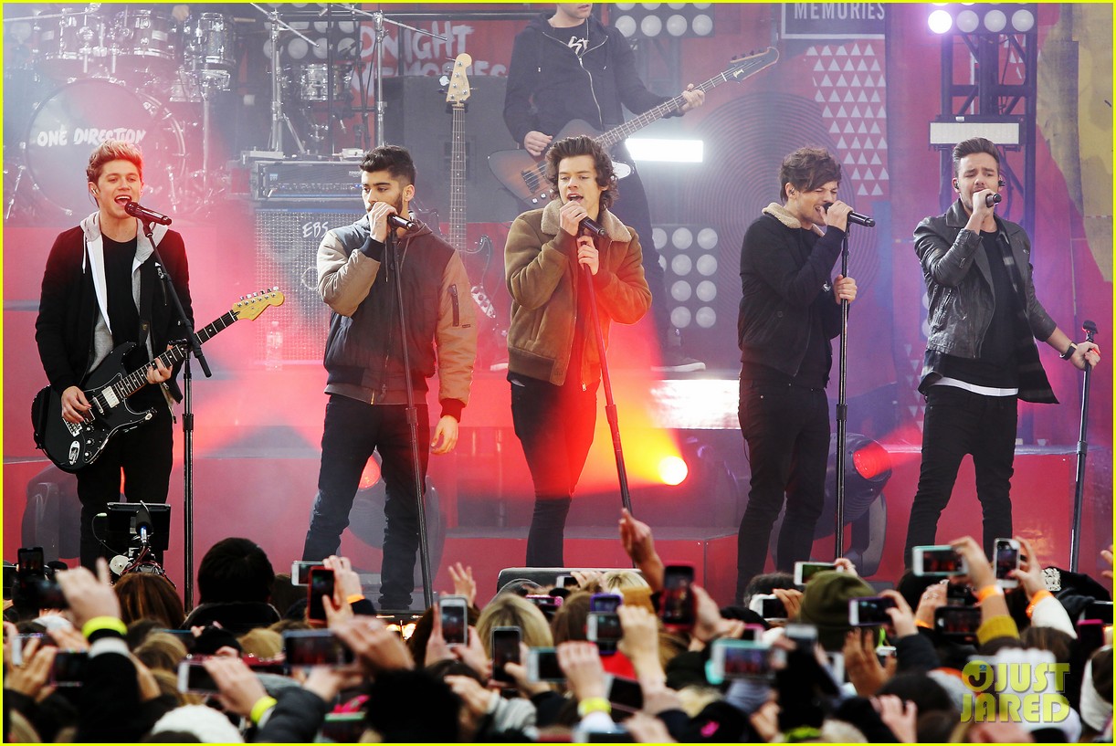 One Direction Perform Hit Songs on 'GMA' (Videos)!: Photo 3000691 ...
