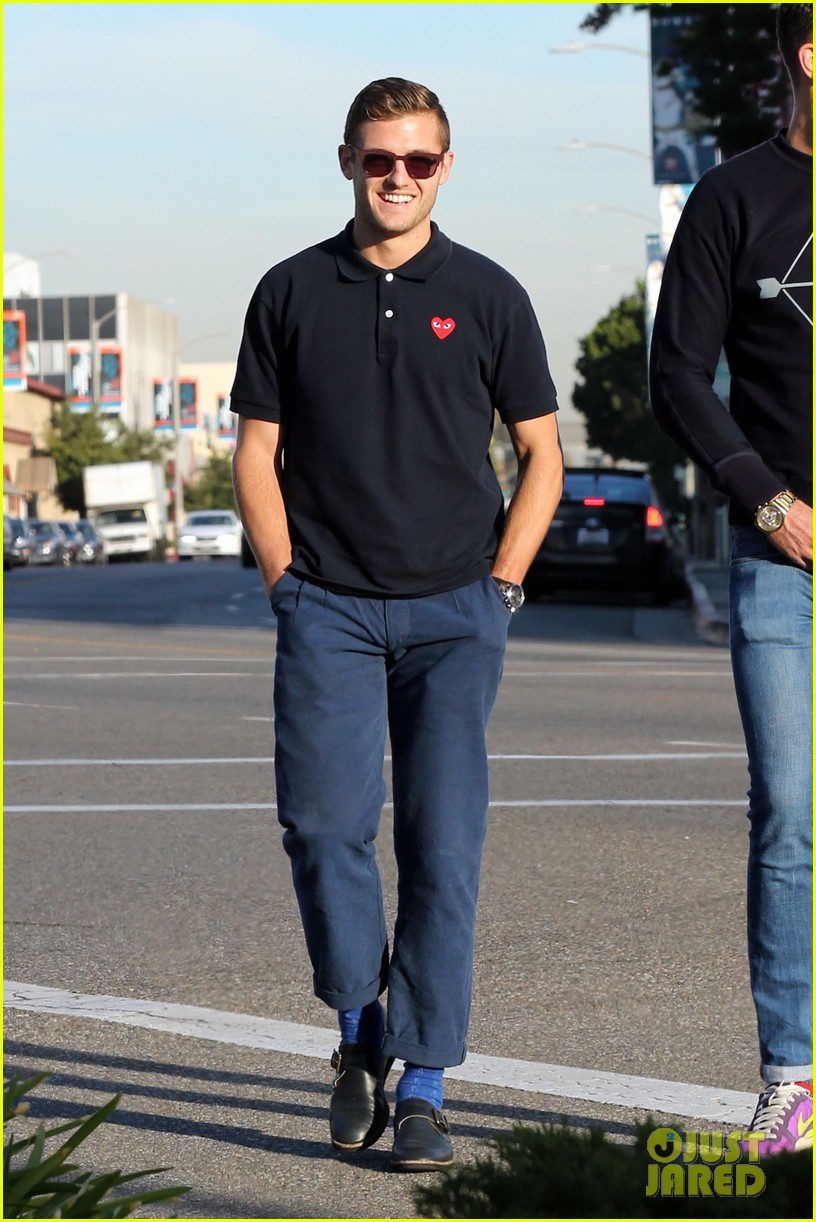 robbie rogers pics up suit before thanksgiving 163001314