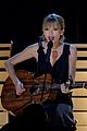 taylor swift red live performance at cmas 2013 watch now 04