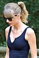 taylor swift pre ama hike beverly hills 04