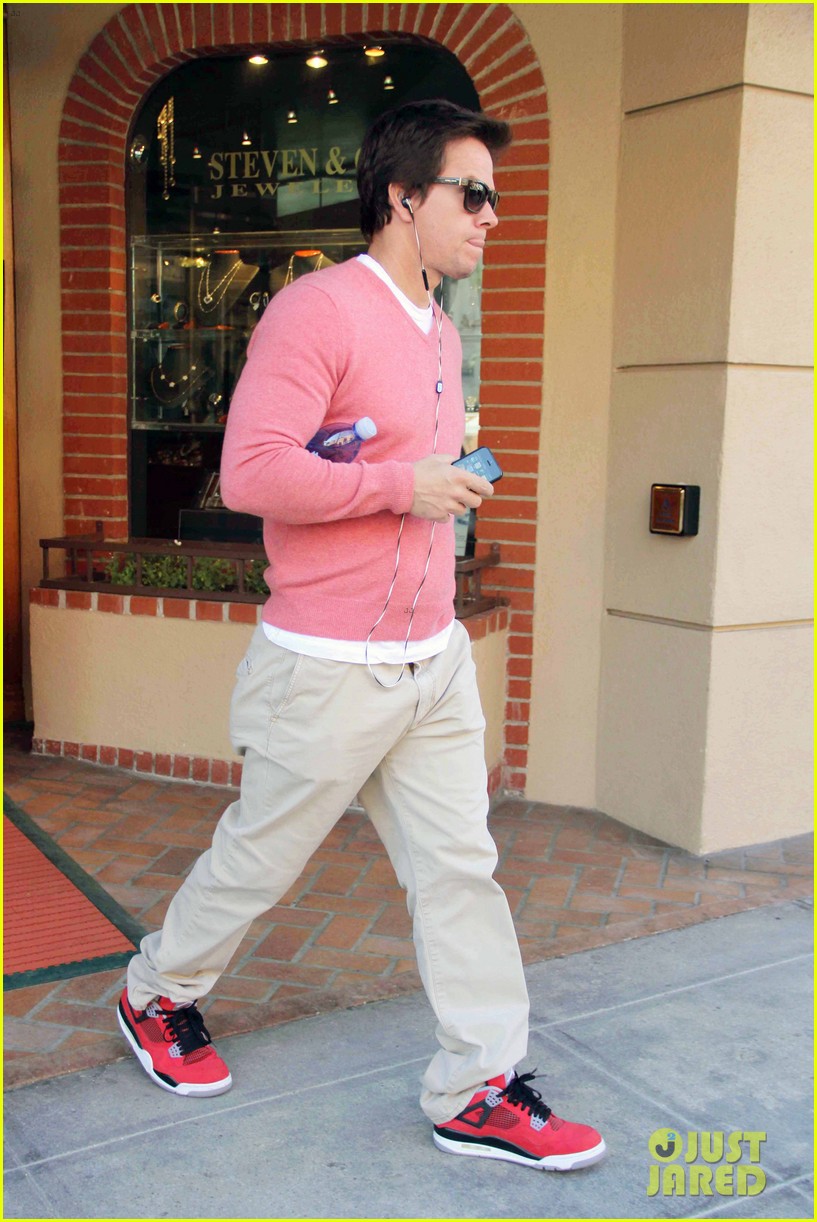 mark wahlberg beverly hills doctors appointment 11
