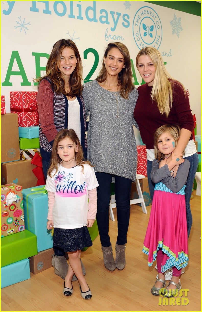 jessica alba gwen stefani baby2baby holiday party 073012302