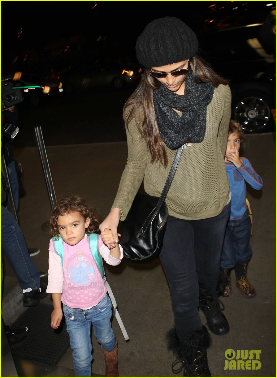 camila alves lands in snowy nyc with the kids 103013653