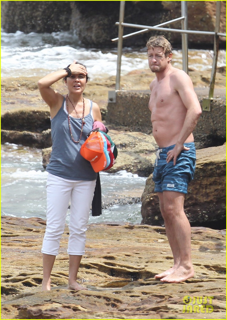 simon baker shirtless beach day with the family 12