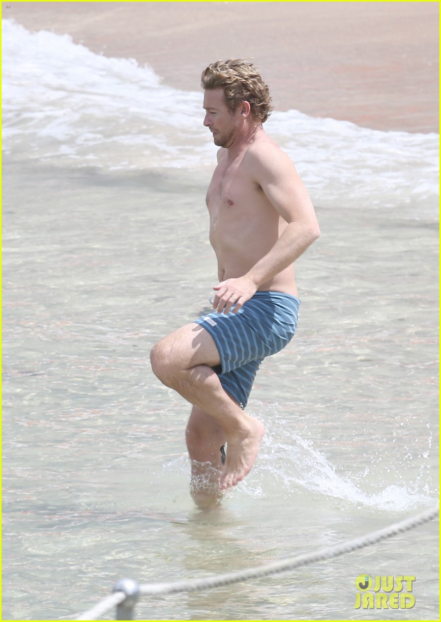 simon baker shirtless beach day with the family 14