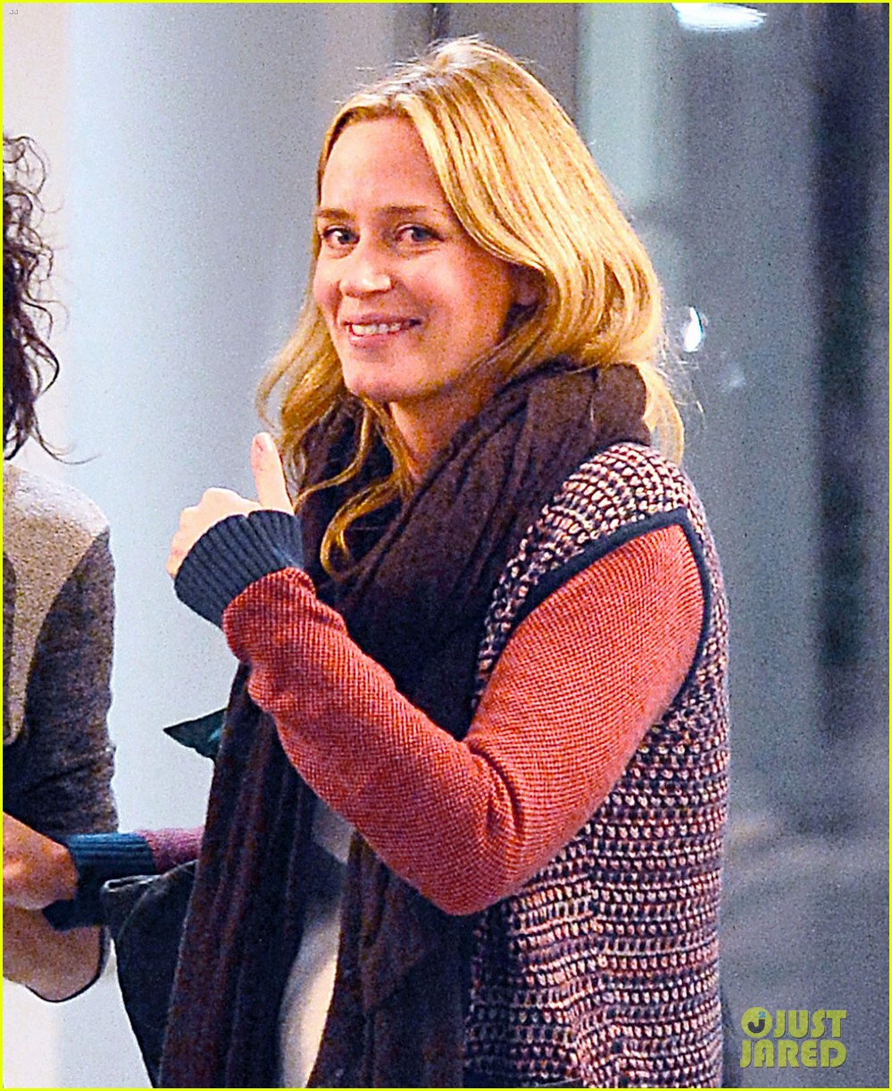 emily blunt cant stop laughing at friends christmas party 043015130