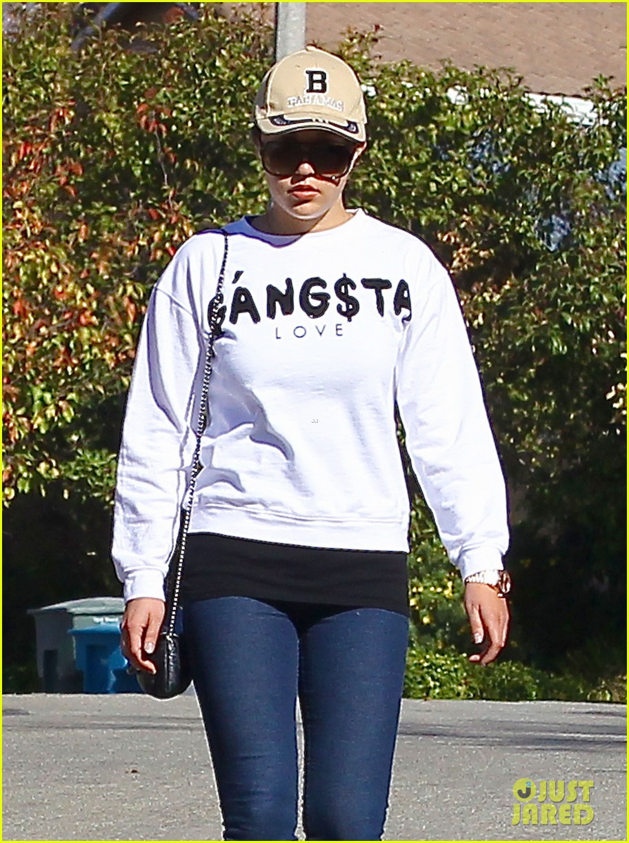amanda bynes steps out with parents after rehab 093005706