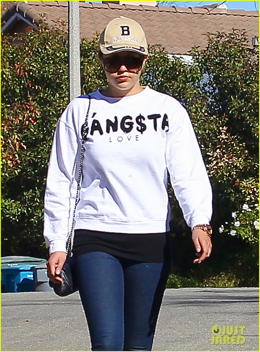 amanda bynes steps out with parents after rehab 11