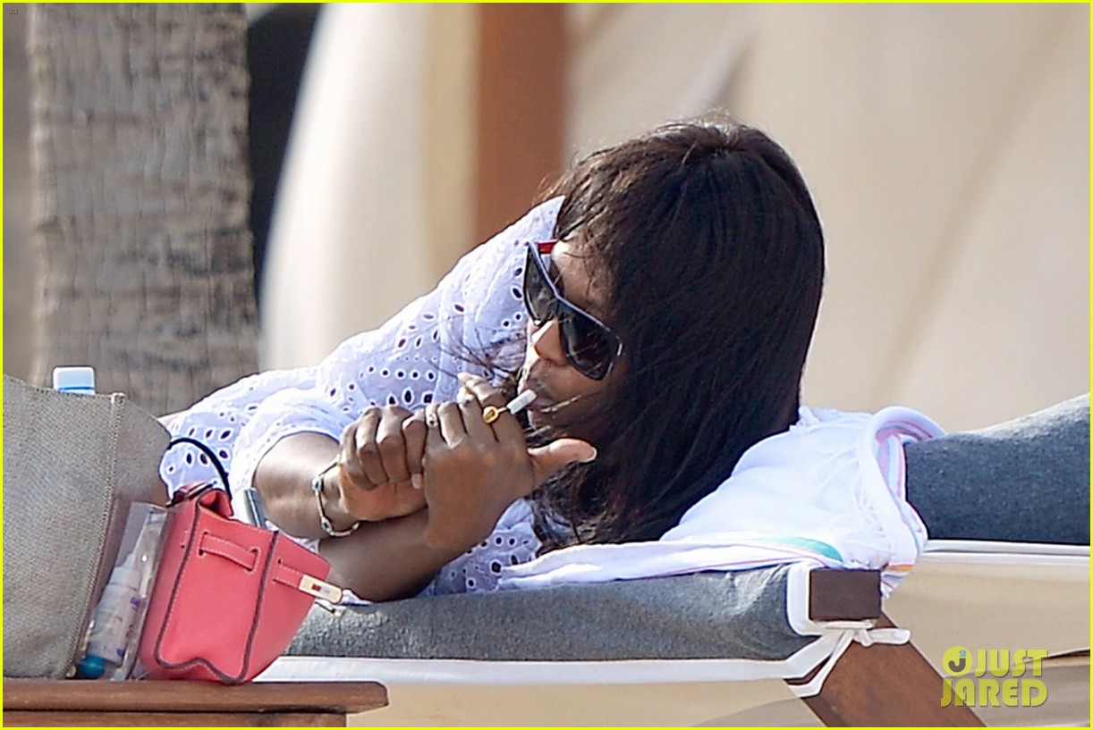 naomi campbell spends the holiday with ex flavio briatore 103018043