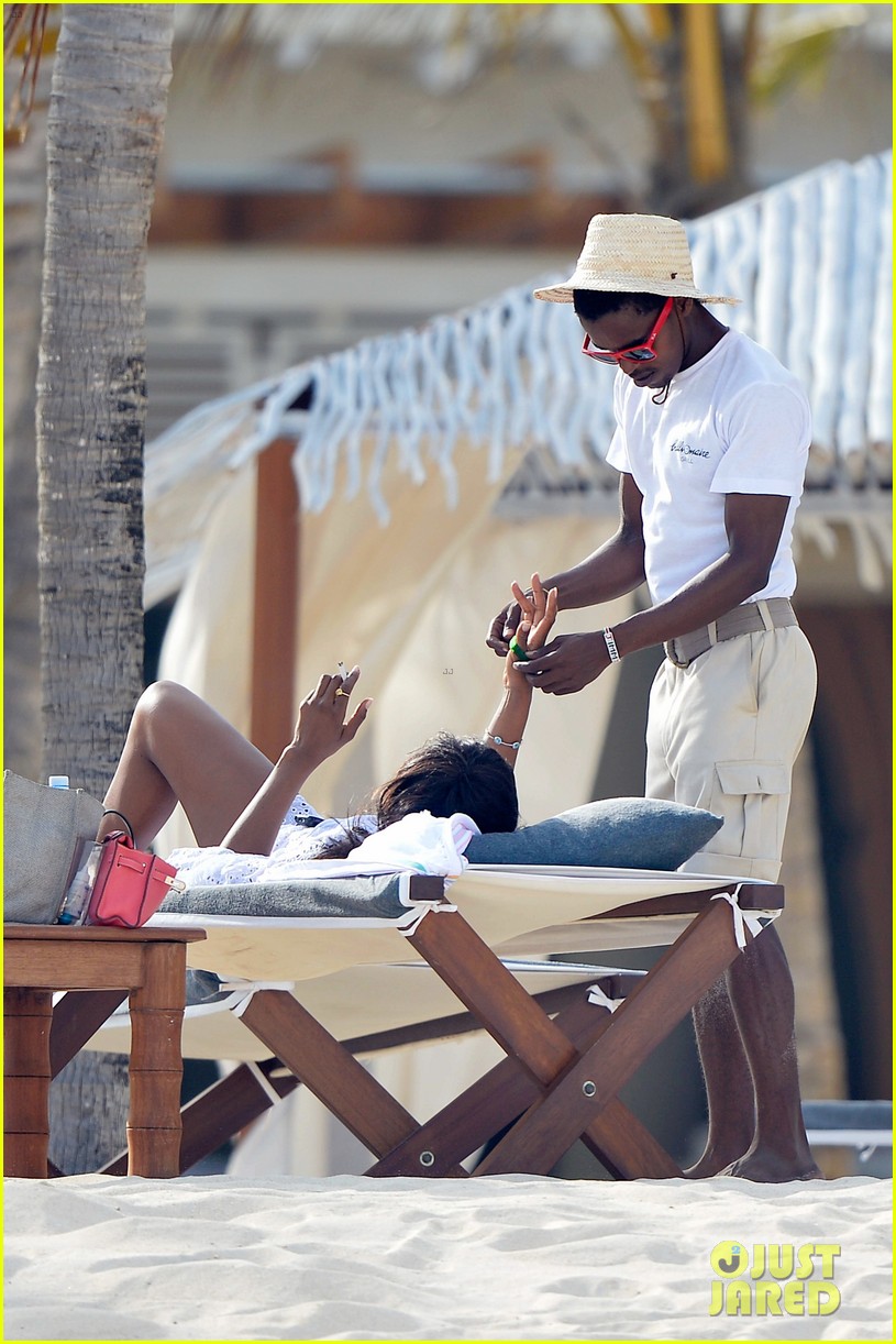 naomi campbell spends the holiday with ex flavio briatore 13