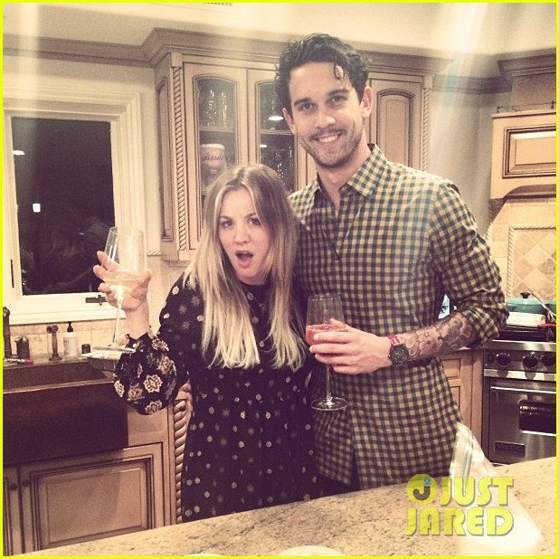 kaley cuoco ryan sweeting celebrate first christmas together 02