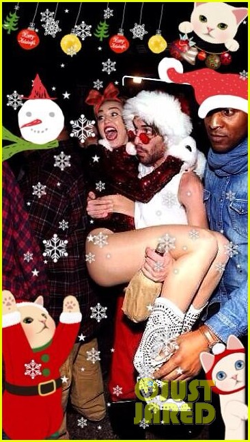 miley cyrus cant get to boston jingle ball frees her nipples 09