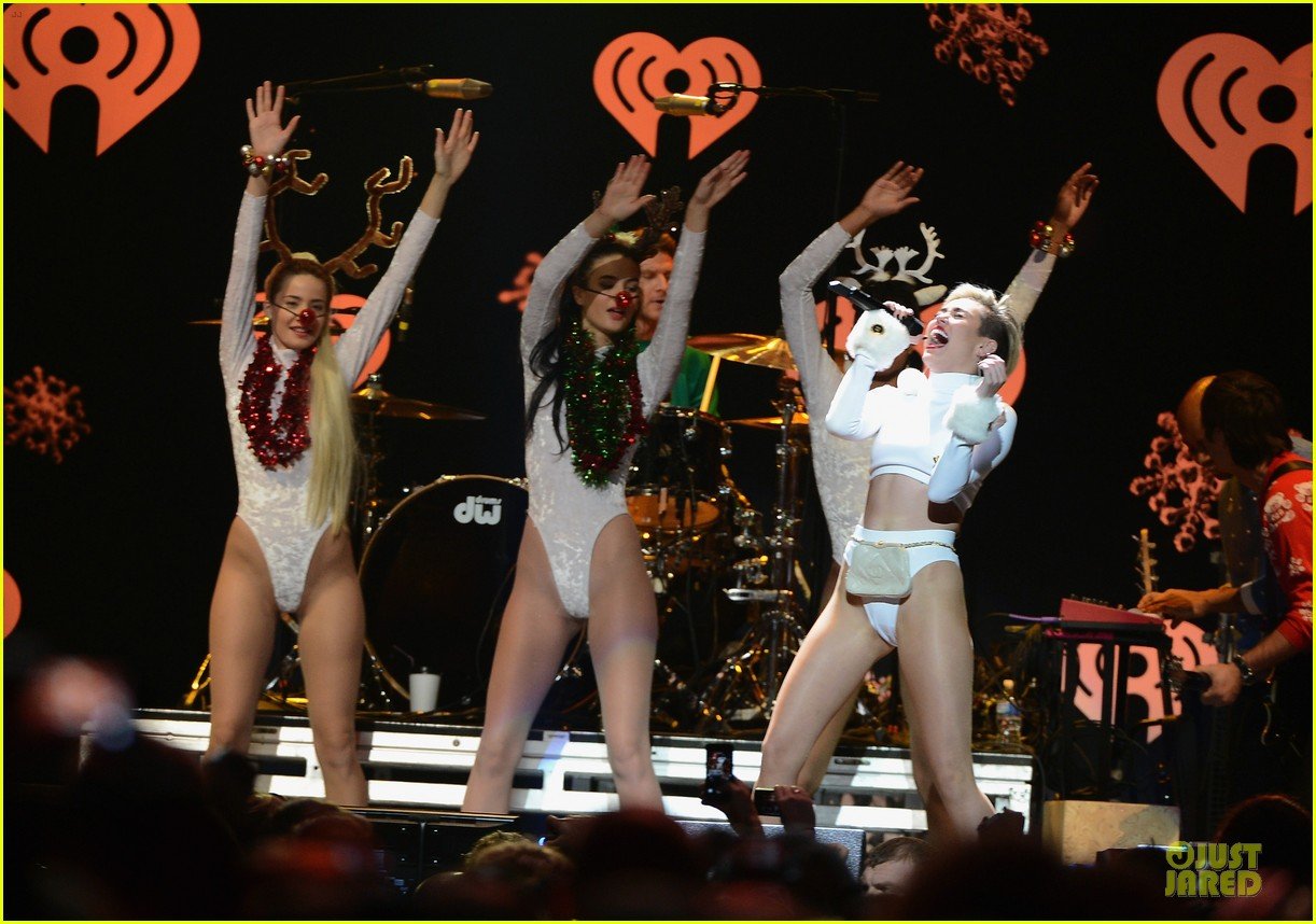 miley cyrus white hot for hot 995 jingle ball 2013 073013421
