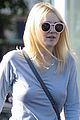 dakota fanning friday at fred segal with mom heather 03