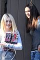 dakota fanning friday at fred segal with mom heather 05