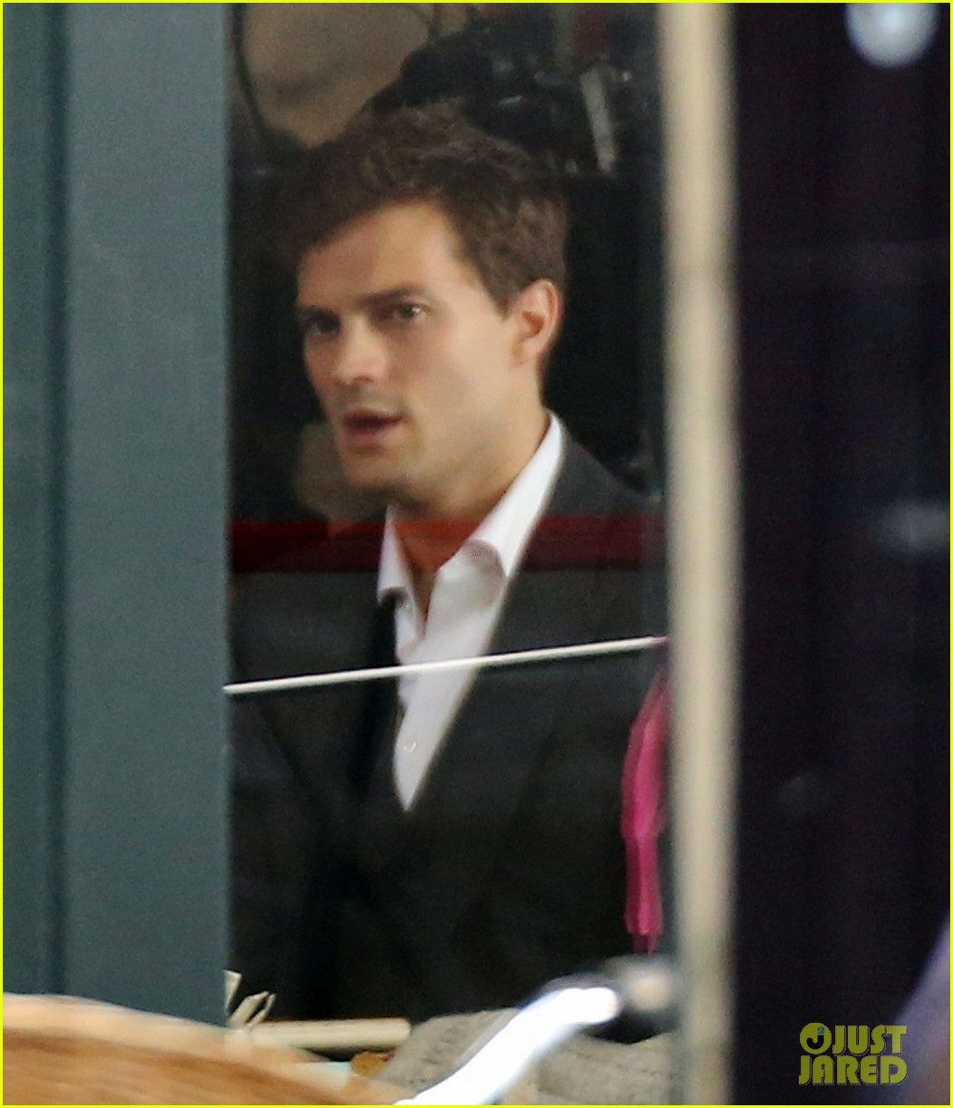 jamie dornan filming fifty shades of grey first photos on set 06