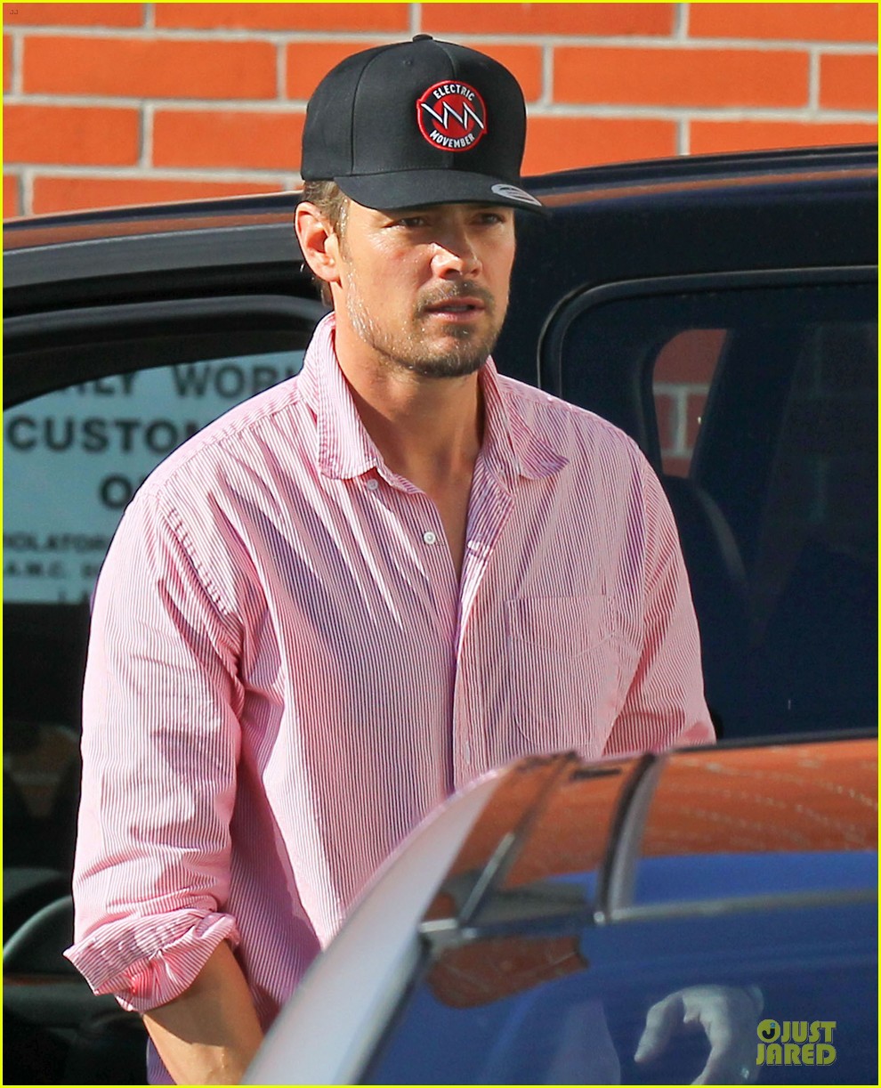 josh duhamel axl early world cafe with goldie hawn 223012030