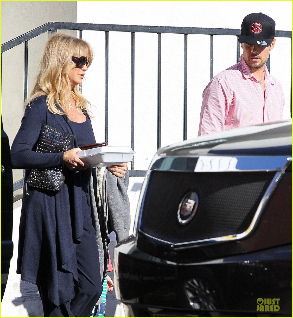 josh duhamel axl early world cafe with goldie hawn 32
