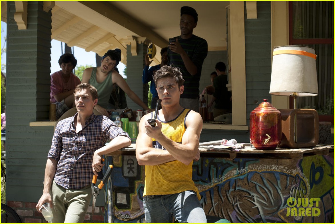 zac efron neighbors official trailer watch now 043014221