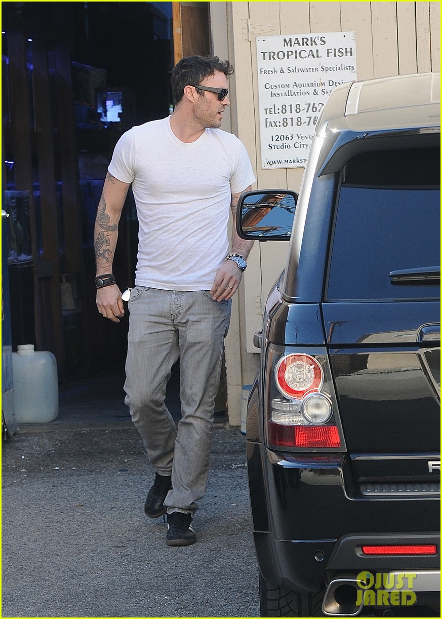 brian austin green steps out with 15 month old son noah 01