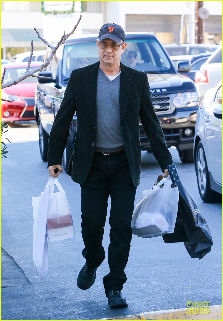 Tom Hanks Talks Disneyland’s Dirty Secrets!: Photo 3017033 | Tom 