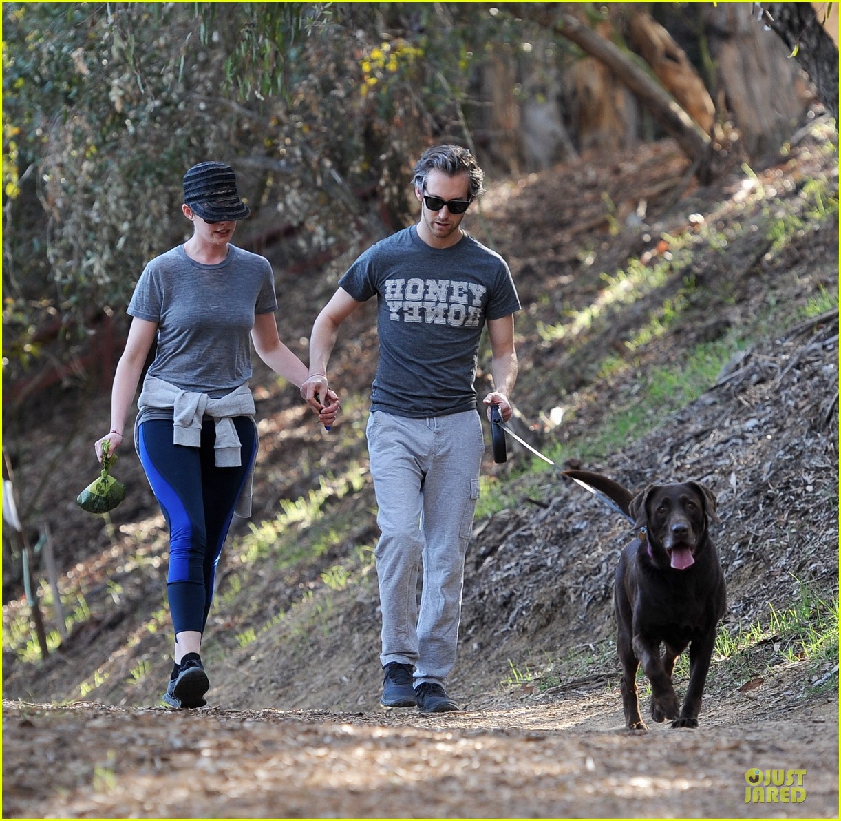 anne hathaway jogging with adam shulman before new year 033018610