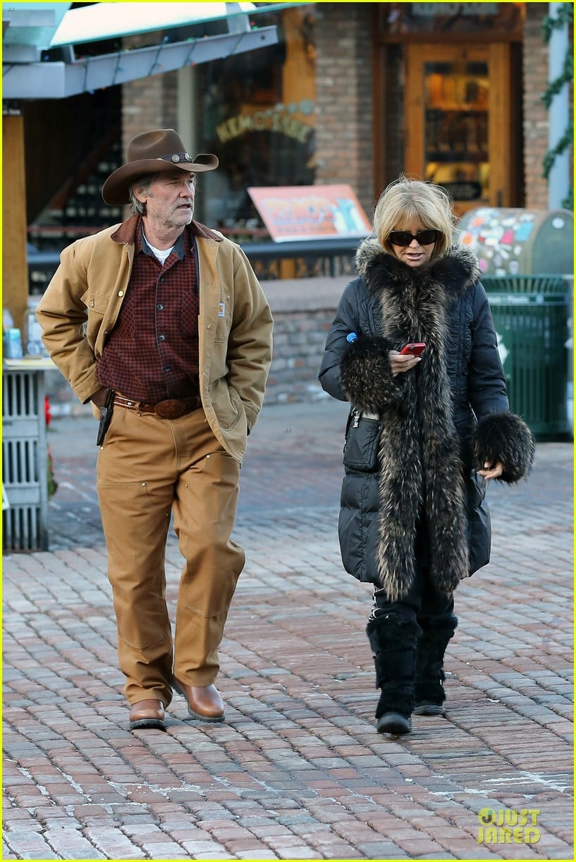 goldie hawn kurt russell aspen chat with melanie griffith 103017505