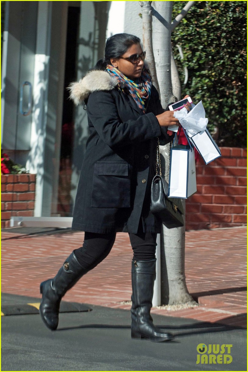mindy kaling headed to new york for christmastime 013011268