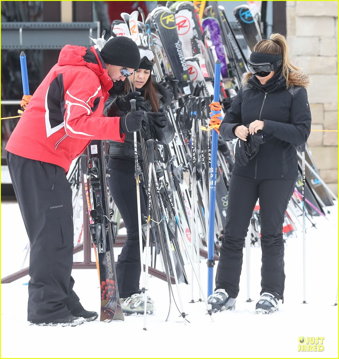 kim kardashian new years eve skiing with kourtney 073020549