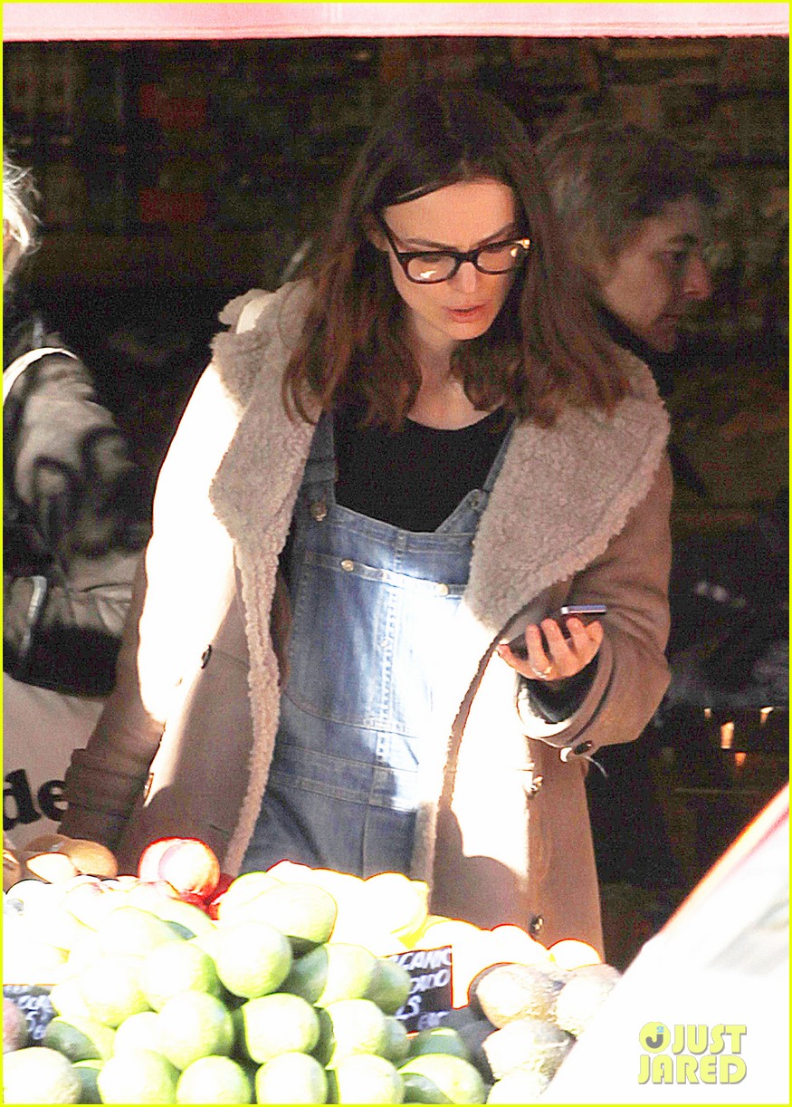 keira knightley james righton hold each other during winter walk 02