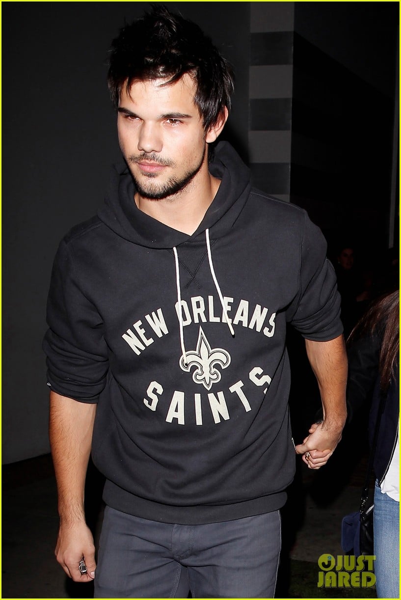 taylor lautner marie avgeropoulos acabar dinner date duo 033010635