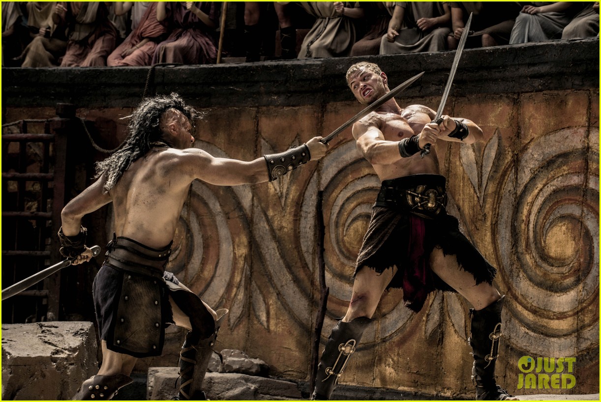 kellan lutz is shirtless sexy for new legends of hercules trailer 193011483