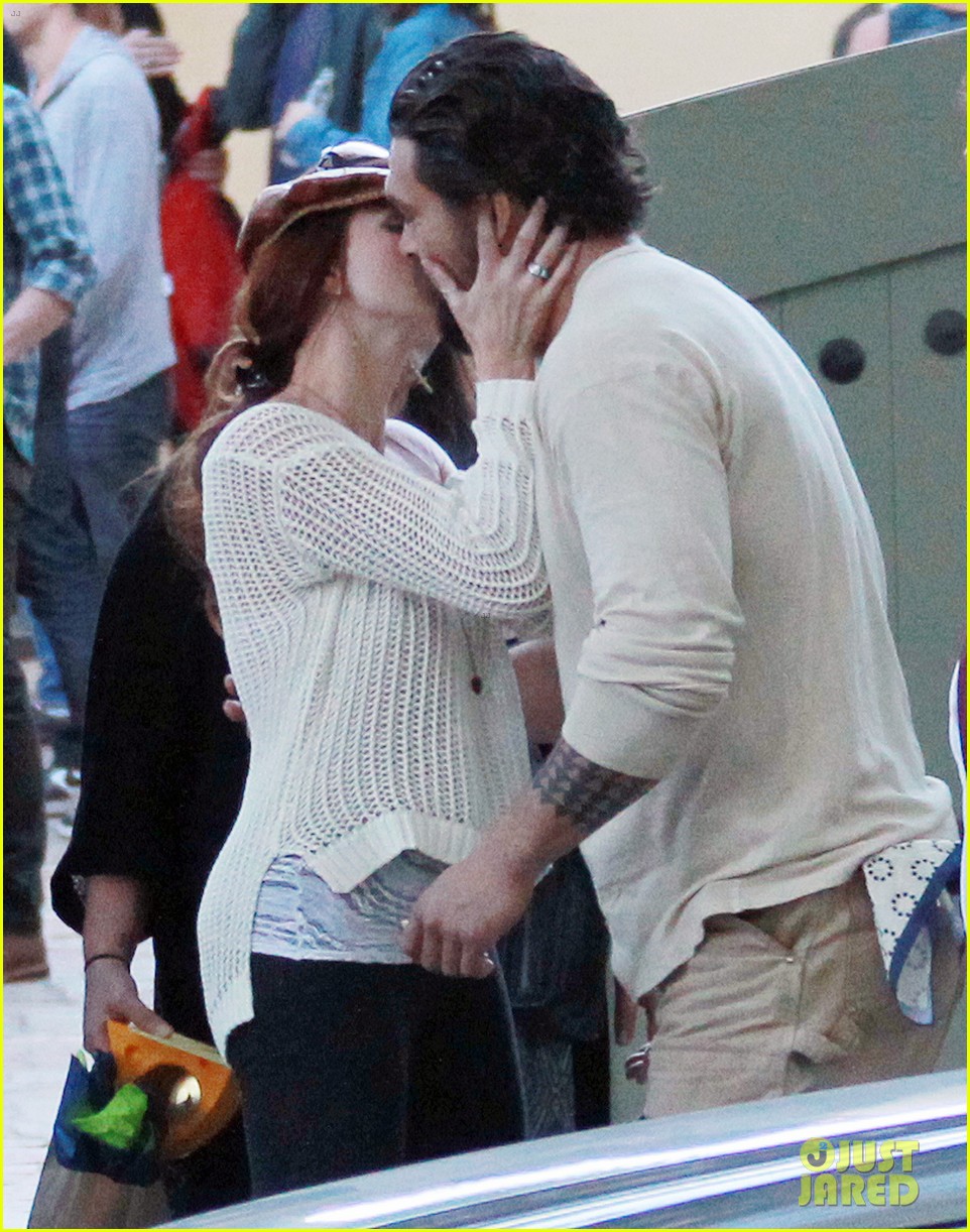 jason momoa beverly hills party with mystery redhead 033012232