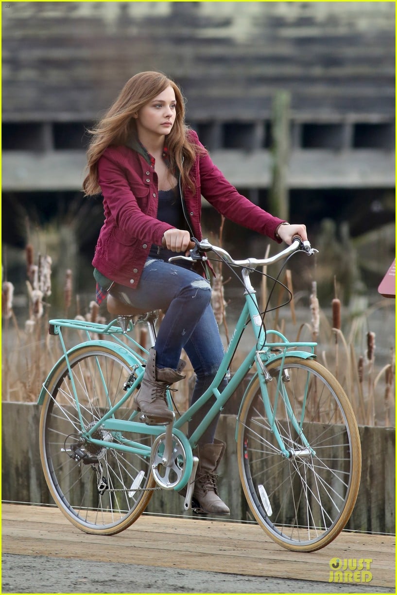 chloe moretz after thanksgiving bike rider for if i stay 17