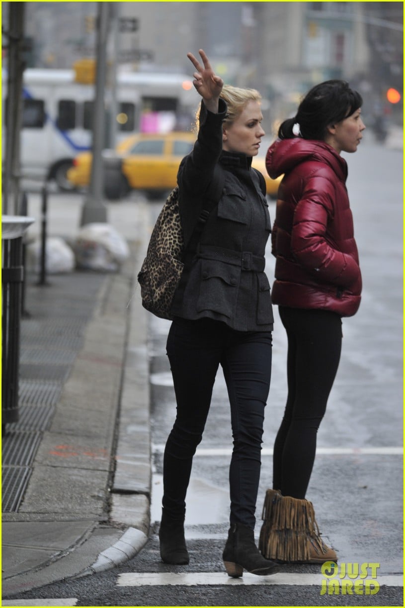 anna paquin steps out before stephen moyers live sound of music 12