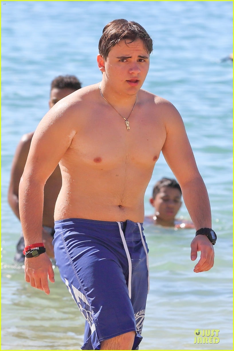 prince jackson shirtless holiday vacation in hawaii 083017490