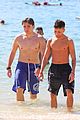 prince jackson shirtless holiday vacation in hawaii 04