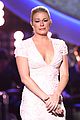 leann rimes tears up during patsy cline tribute performance 08