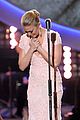 leann rimes tears up during patsy cline tribute performance 10