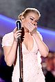 leann rimes tears up during patsy cline tribute performance 14