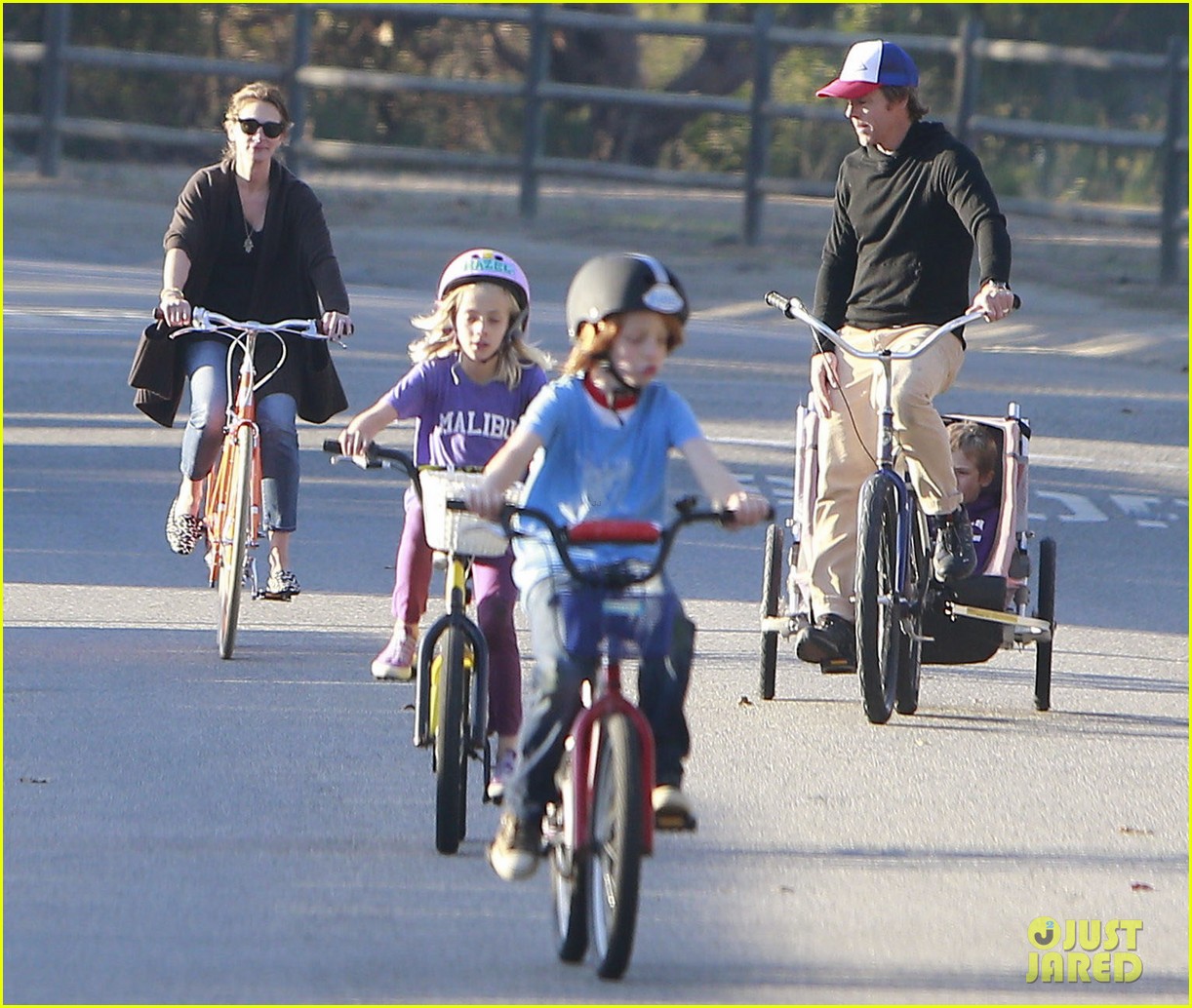 julia roberts family bike ride with the kids 203016446