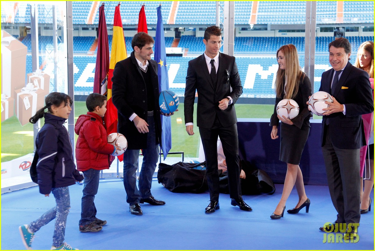 cristiano ronaldo one toy one hope charity event 20