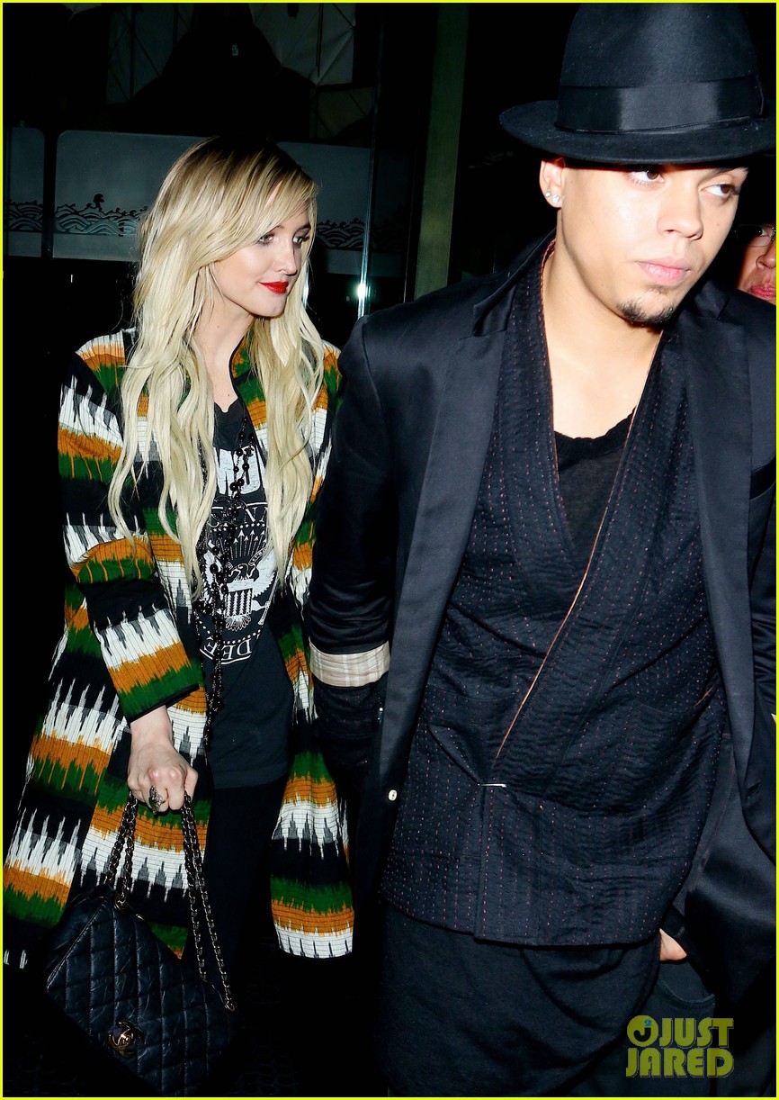 ashlee simpson so excited about evan ross in mockingjay 033005495