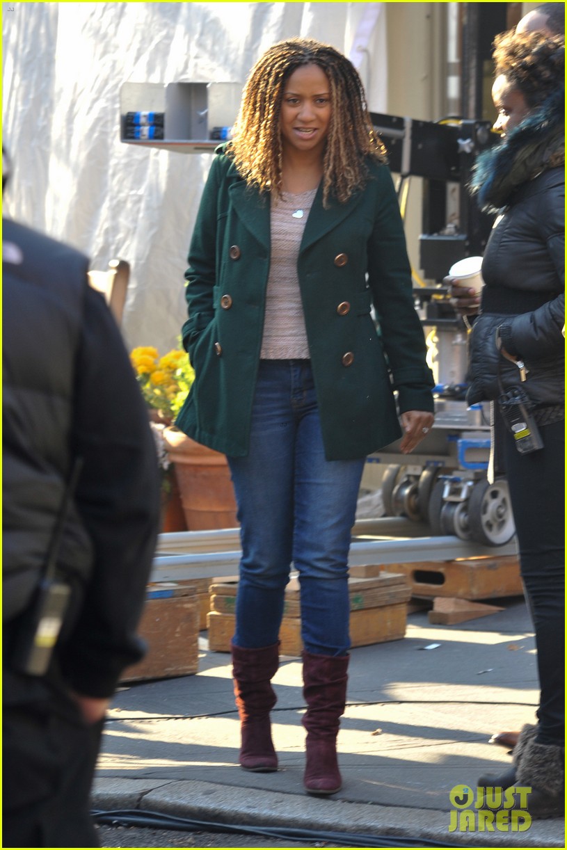 cameron diaz rose byrne annie scenes with tracie thoms 12