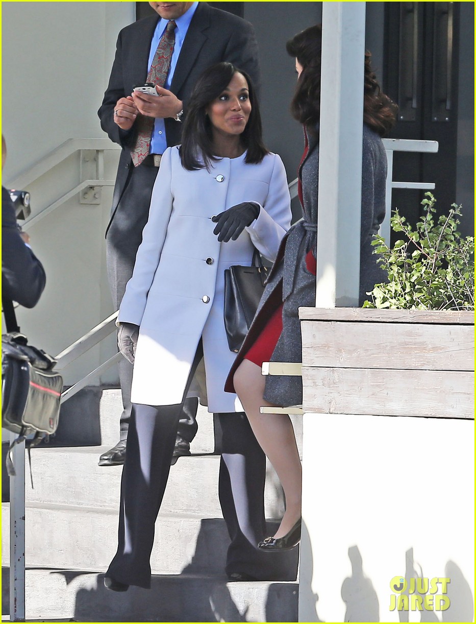 kerry washington bellamy young side by side for scandal filming 173008967