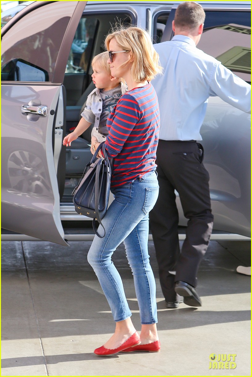 reese witherspoon ivy at the shore lunch with tennessee 123012648