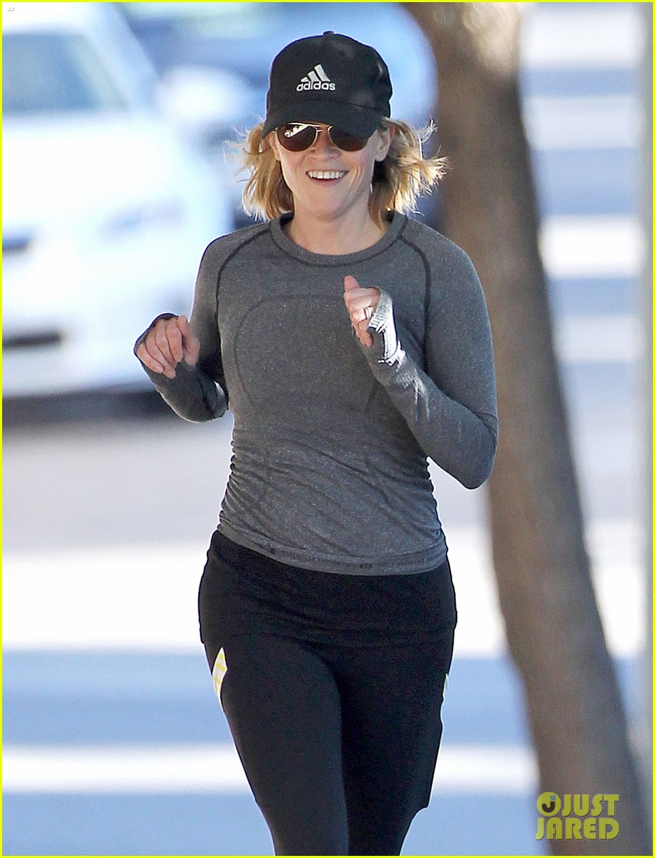 reese witherspoon morning jog after paris vacation 043009925