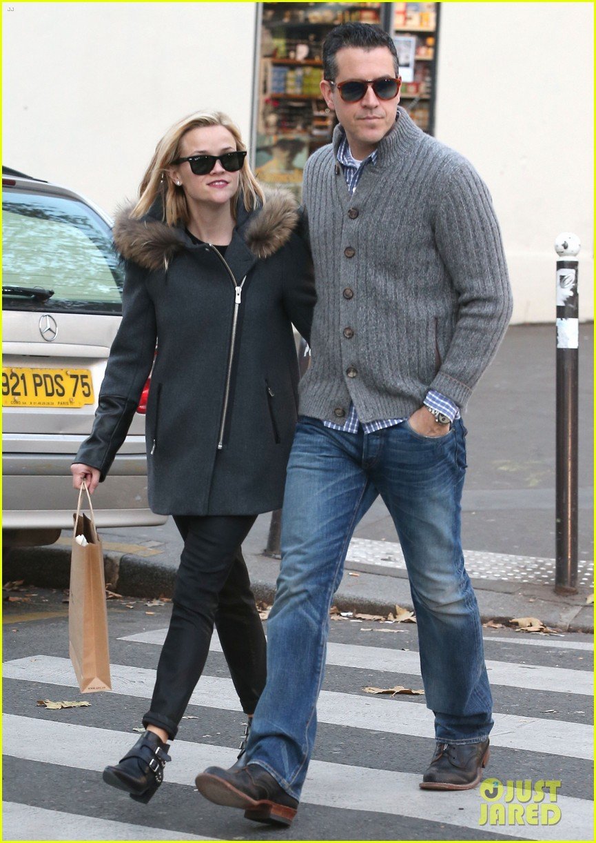 reese witherspoon jim toth go shopping in paris 053008419