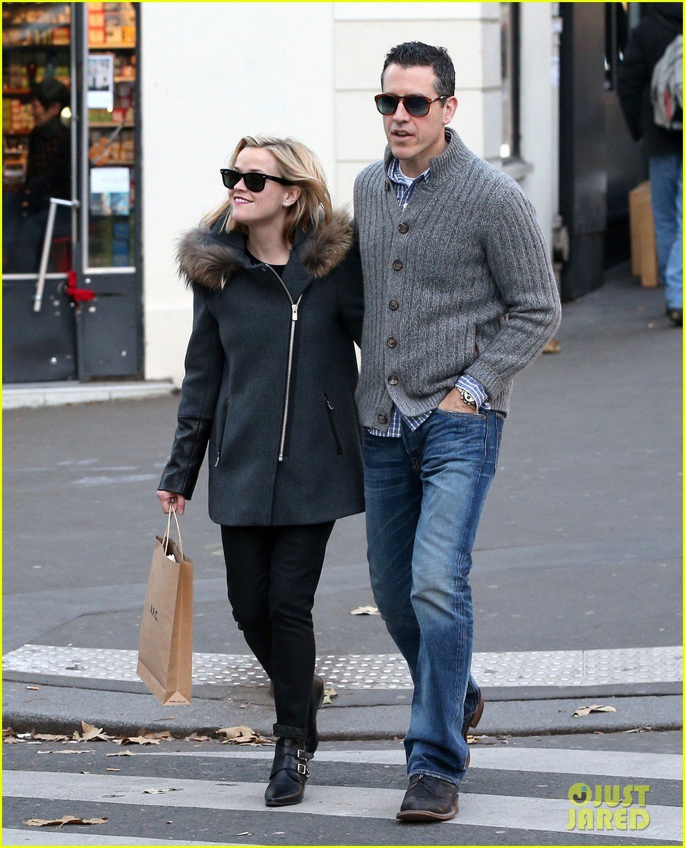 reese witherspoon jim toth go shopping in paris 113008425